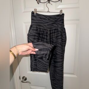Old Navy Active Black Zebra Pattern Leggings